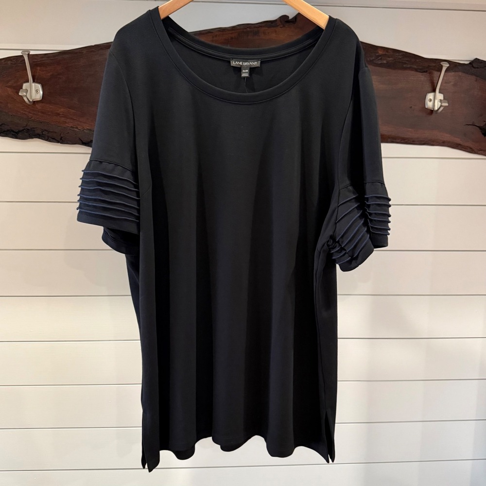 NWT Lane Bryant Black Pintuck Sleeve Top Plus Size 26/28 Stretch Blouse
